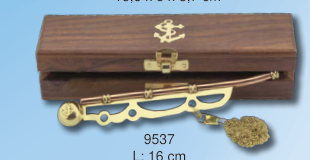 Bootsmannspfeife mit Kette in Holzbox